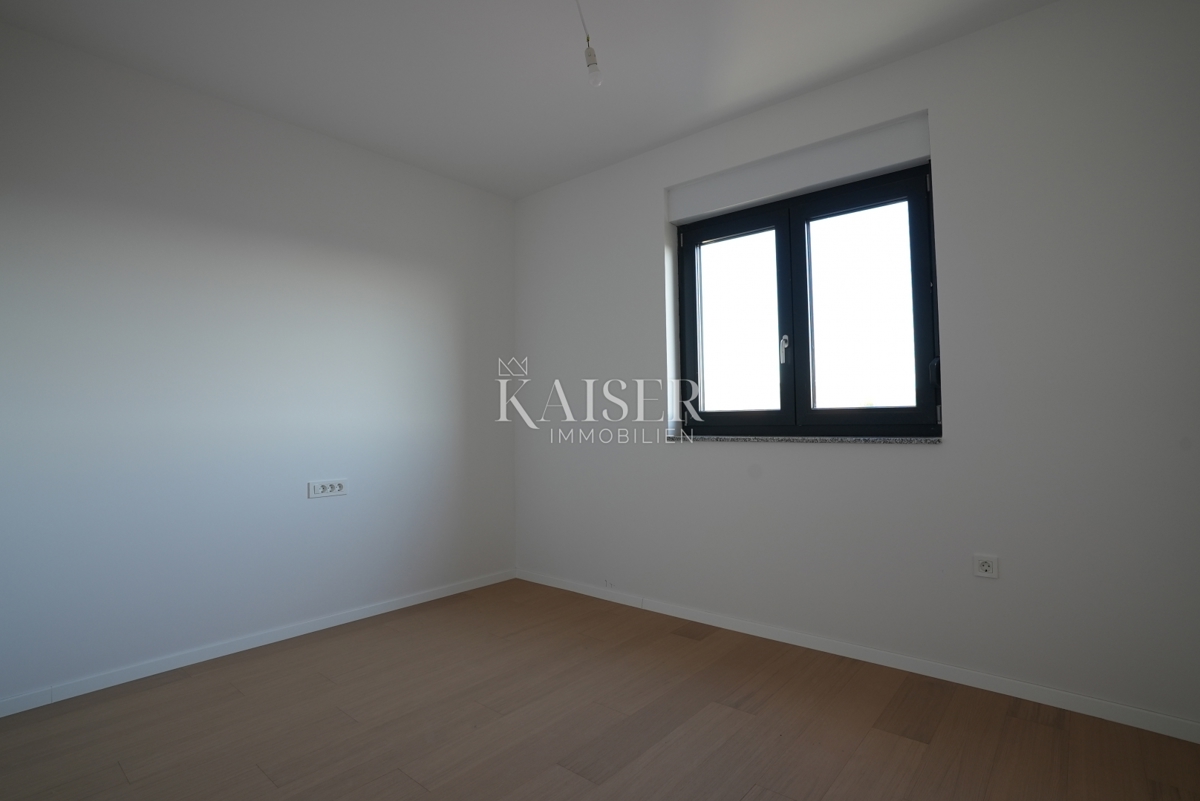 Šibenik, Žaborić Ekskluzivno penthouse s panoramsko strešno teraso