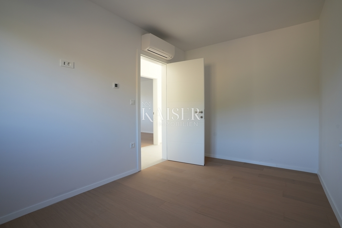 Šibenik, Žaborić Ekskluzivno penthouse s panoramsko strešno teraso
