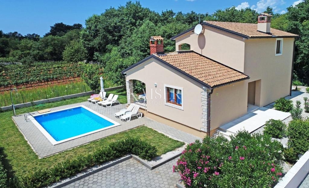 Istra, Sv. Lovreč, družinska hiša z bazenom