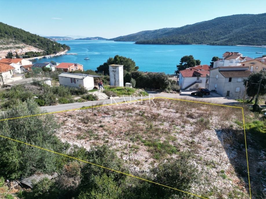  Zazidljivo zemljišče Marina, 731m2
