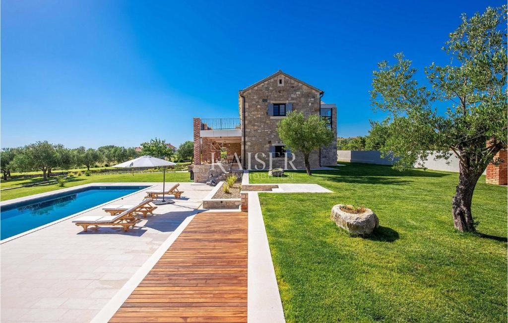Zadar, Murvica – edinstvena kamnita vila na zasebnem posestvu z vrhunskimi ugodnostmi in mediteranskim šarmom
