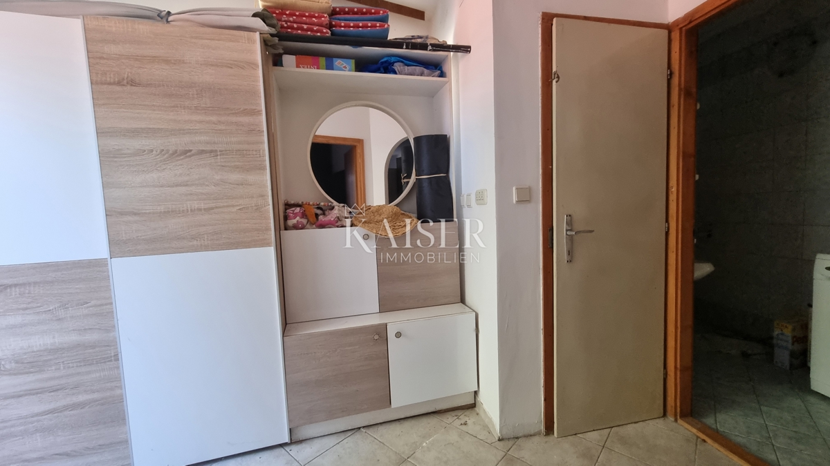 Novi Vinodolski - dve hiši v bližini centra mesta za popolno prenovo