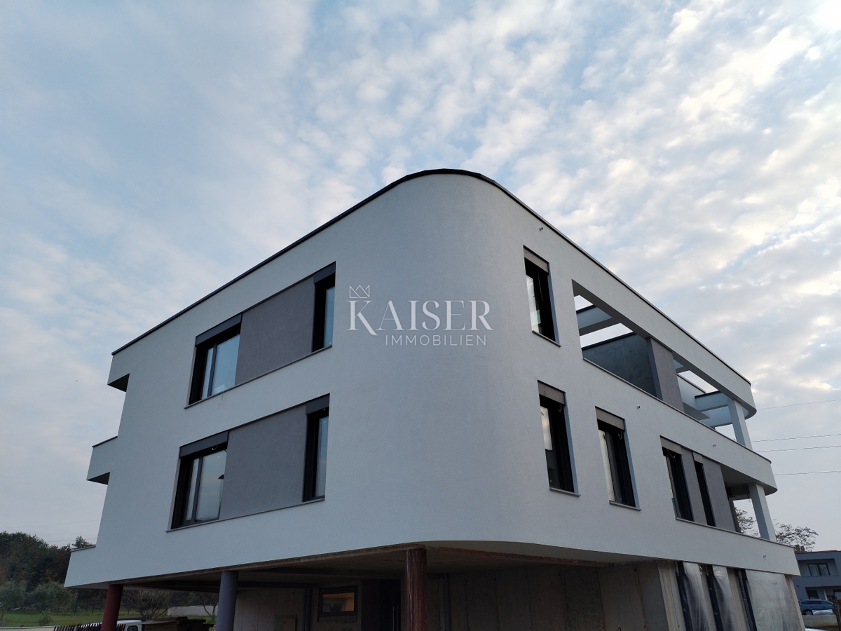 Istra, Umag, stanovanje v novogradnji 84 m2, prvo nadstropje, dvigalo