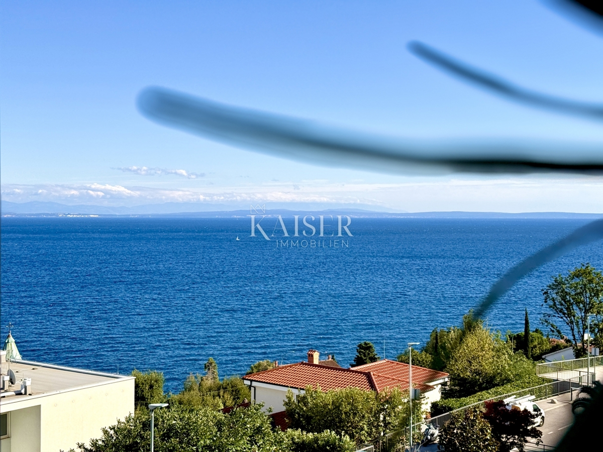 Opatija – Odlično 2-sobno stanovanje z 2 balkonoma, čudovitim razgledom in dvojno garažo