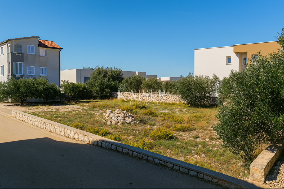 Pag, Mandre – gradbeno zemljišče 734 m², 600 m od morja