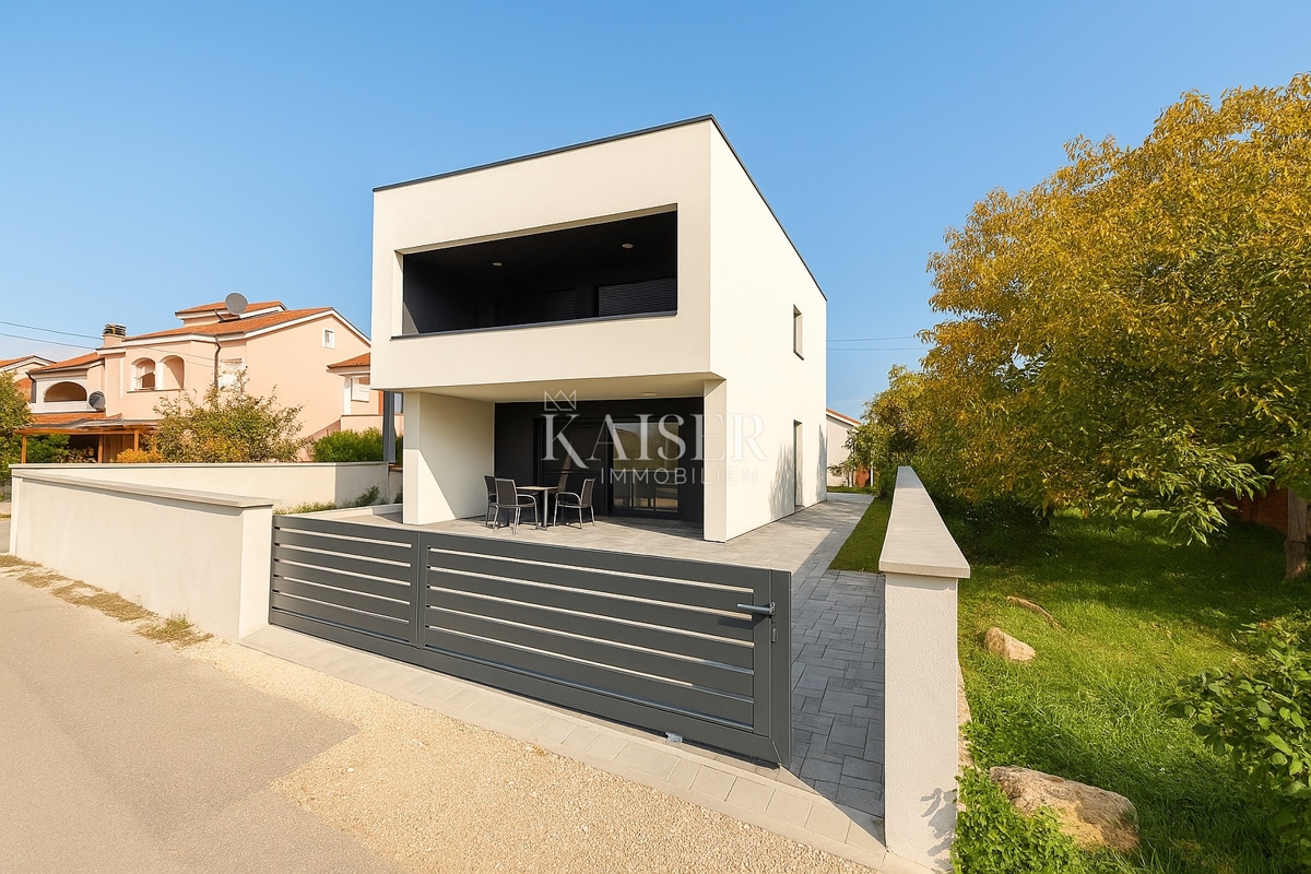 Zadar – Privlaka | Luksuzna hiša z bazenom