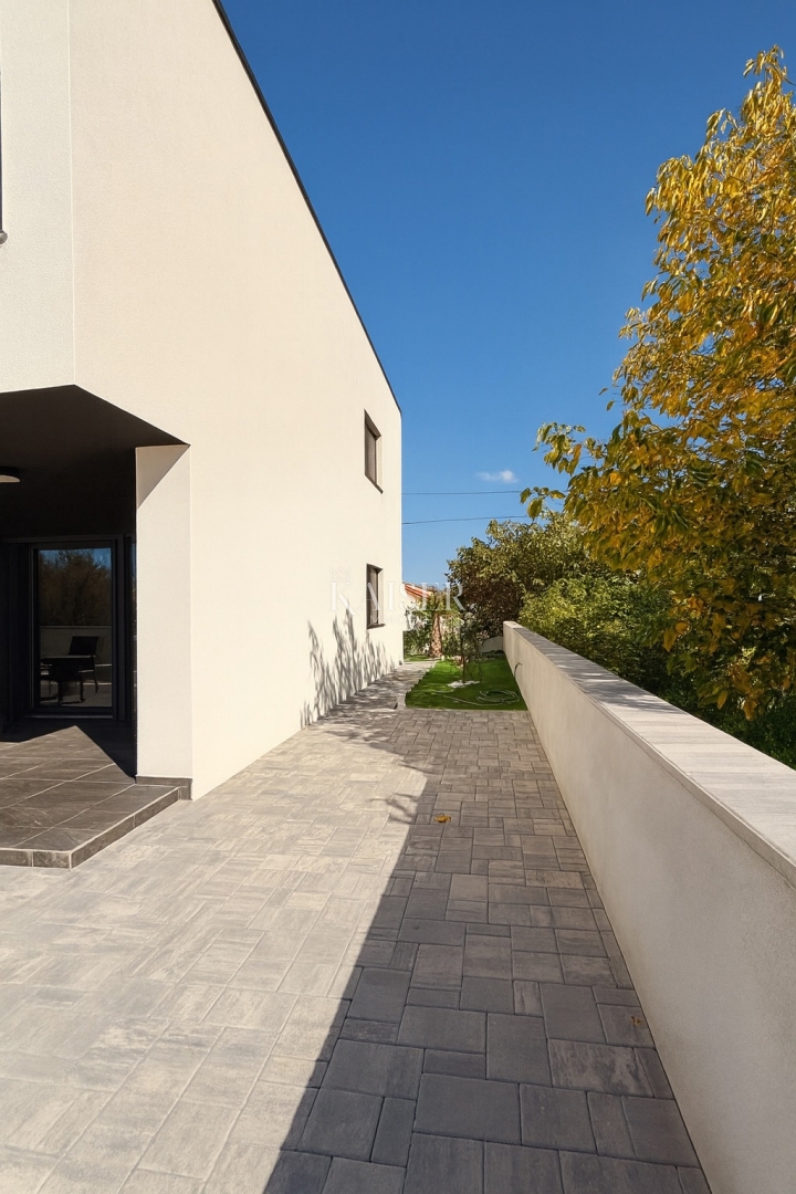 Zadar – Privlaka | Luksuzna hiša z bazenom