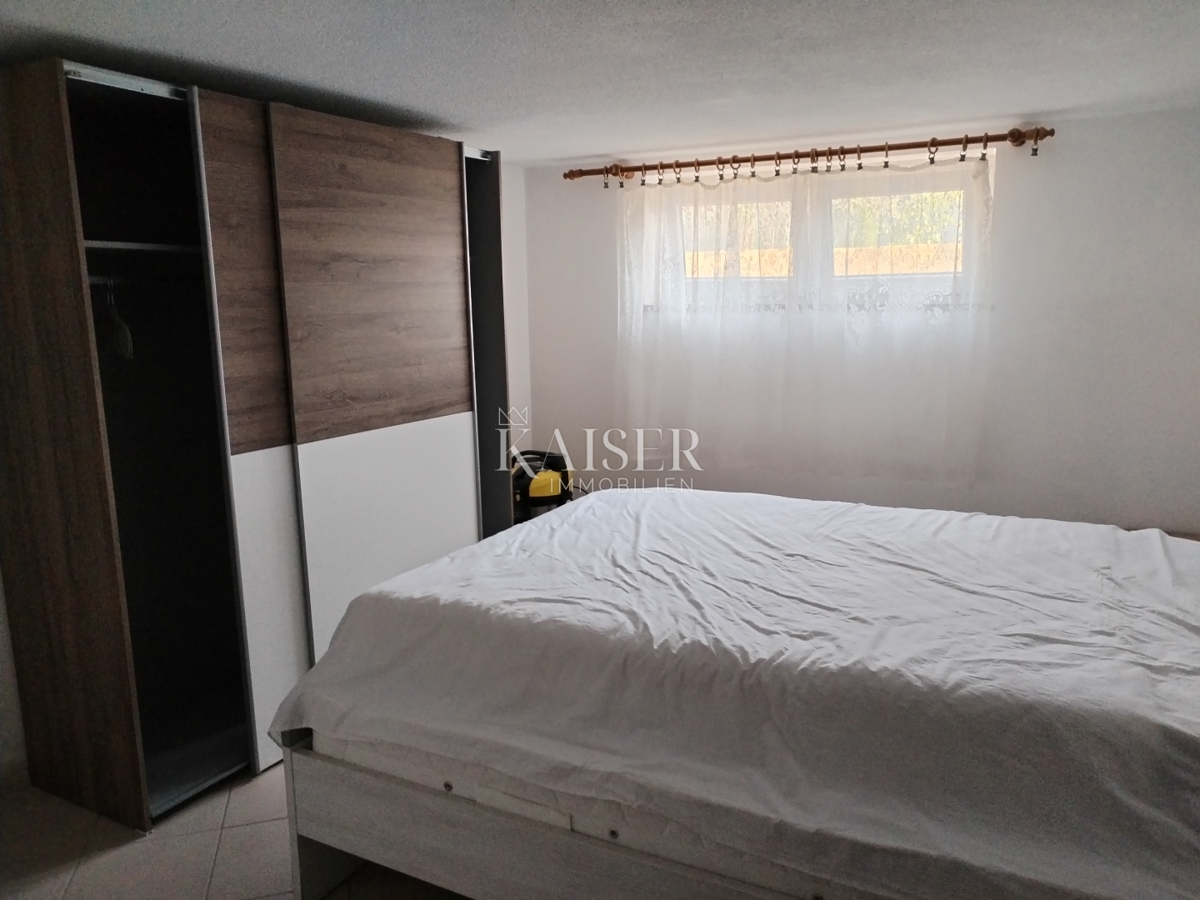 Istra, Novigrad, prodaja 2 apartmaja, vsak po 64 m2