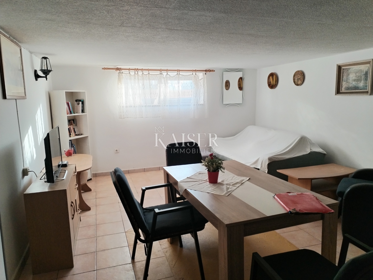 Istra, Novigrad, prodaja 2 apartmaja, vsak po 64 m2