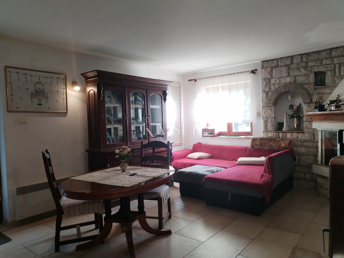 Istra, Novigrad, prodaja 2 apartmaja, vsak po 64 m2