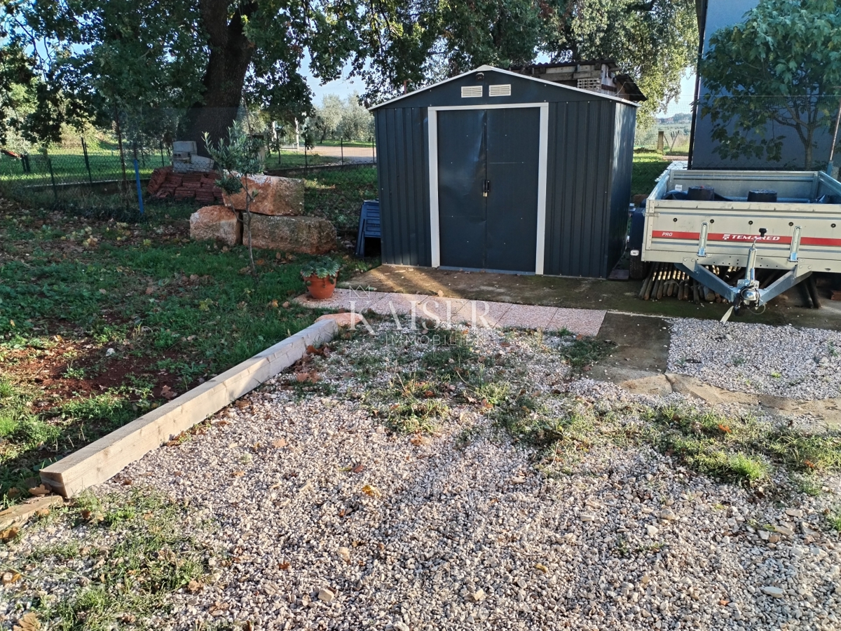 Istra, Novigrad, prodaja 2 apartmaja, vsak po 64 m2