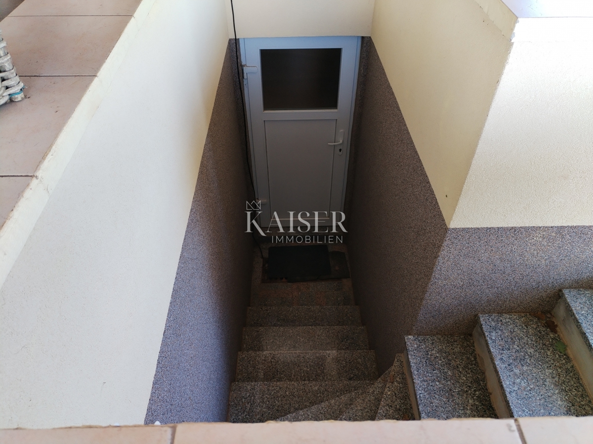 Istra, Novigrad, prodaja 2 apartmaja, vsak po 64 m2