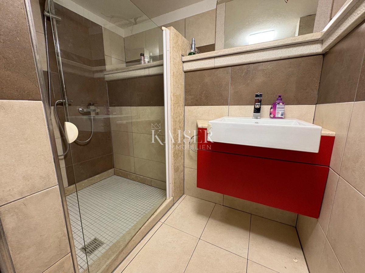 Opatija, Brseč - priložnost, hiša s pogledom na morje in več apartmaji, 206 m2