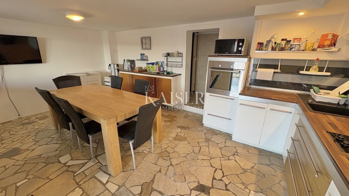 Opatija, Brseč - priložnost, hiša s pogledom na morje in več apartmaji, 206 m2