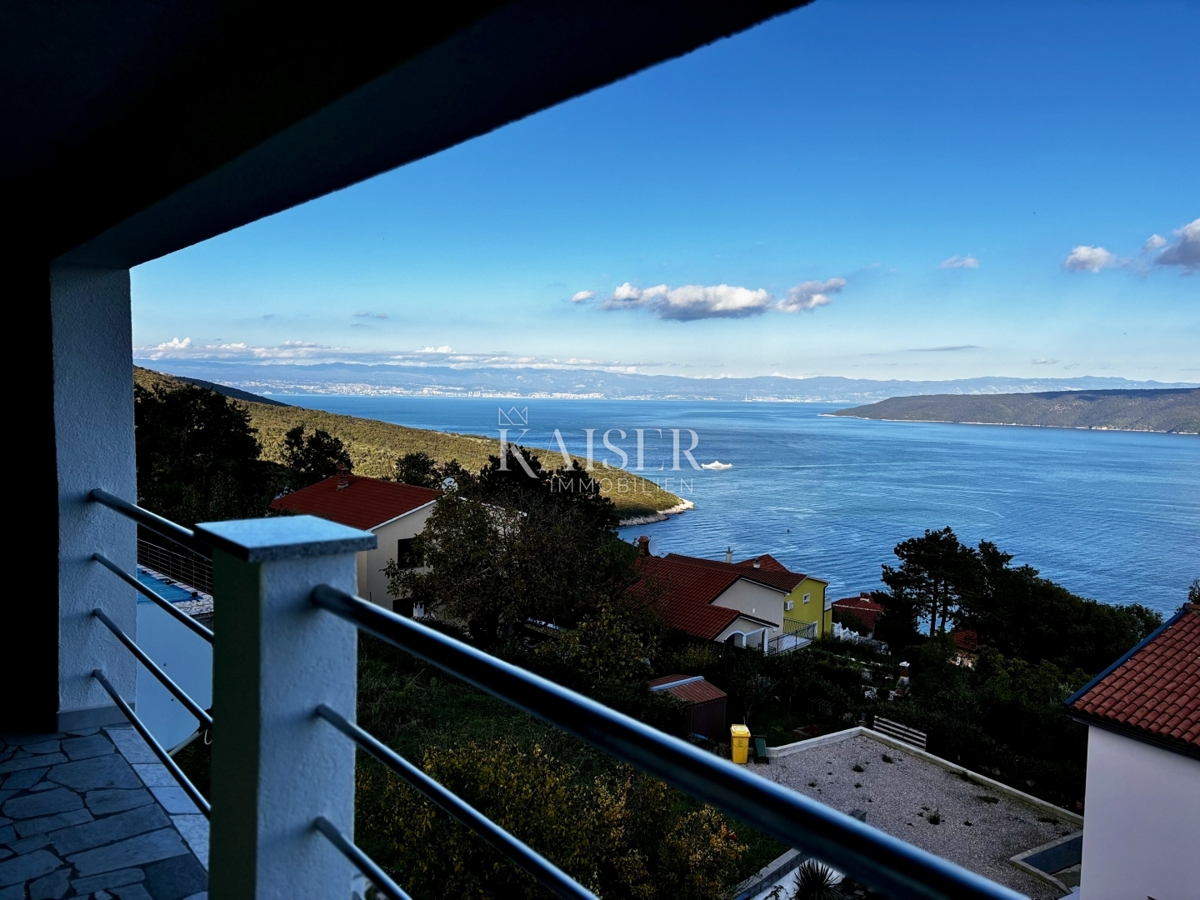 Opatija, Brseč - priložnost, hiša s pogledom na morje in več apartmaji, 206 m2