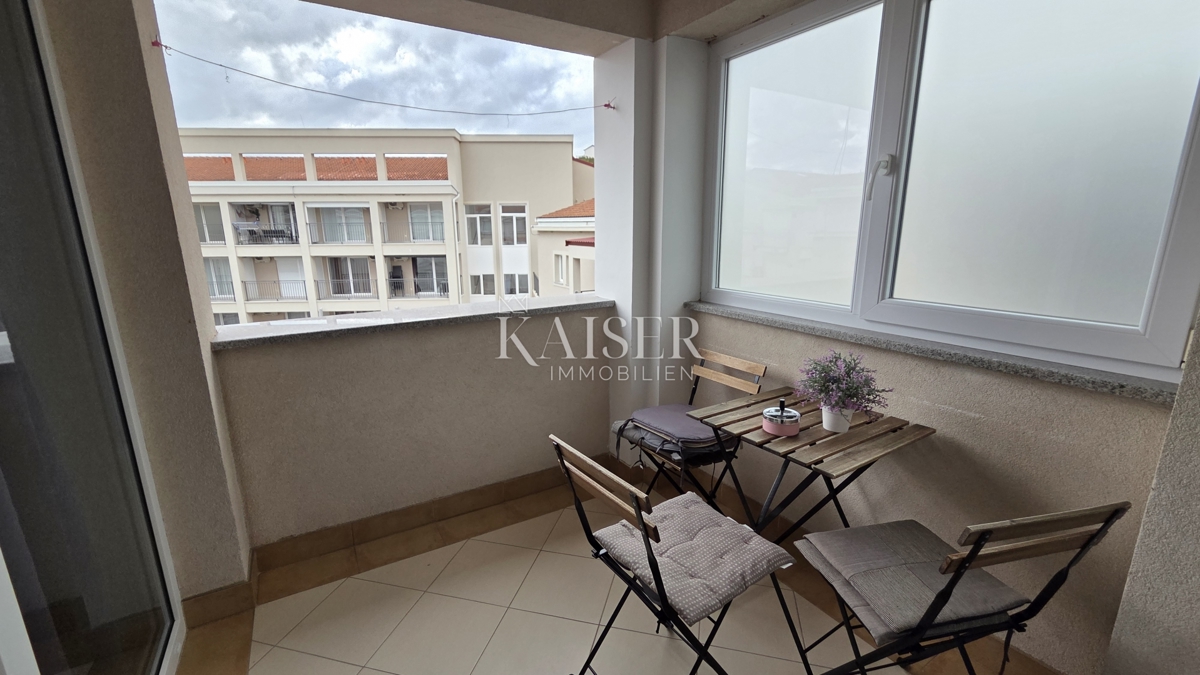 Novi Vinodolski - apartma, studio z ločeno sobo in pogledom na morje