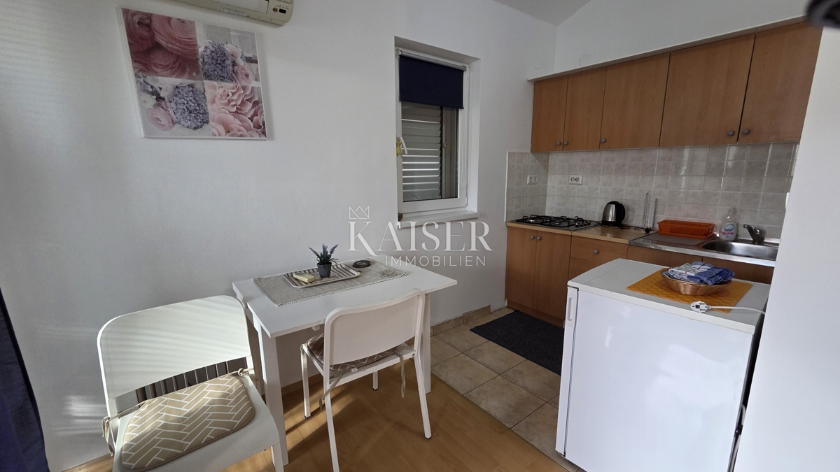 Novi Vinodolski - apartma, studio z ločeno sobo in pogledom na morje