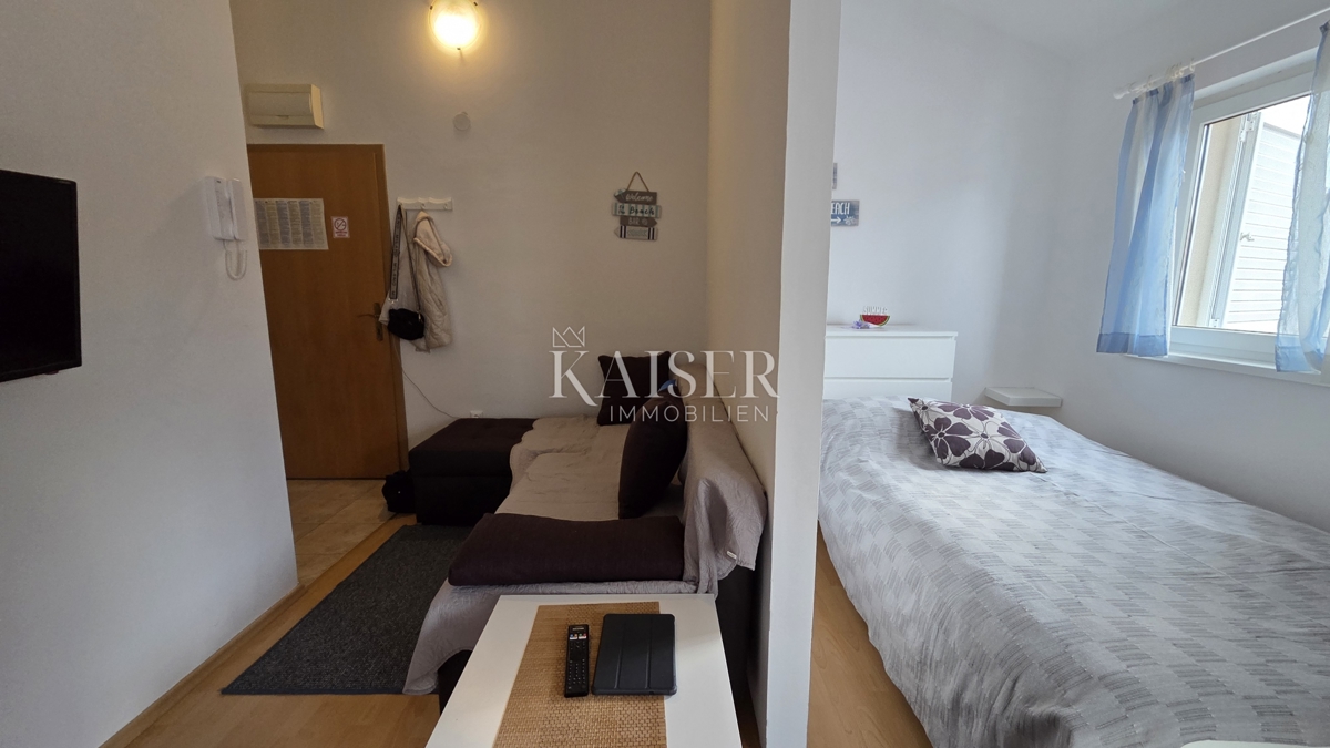 Novi Vinodolski - apartma, studio z ločeno sobo in pogledom na morje