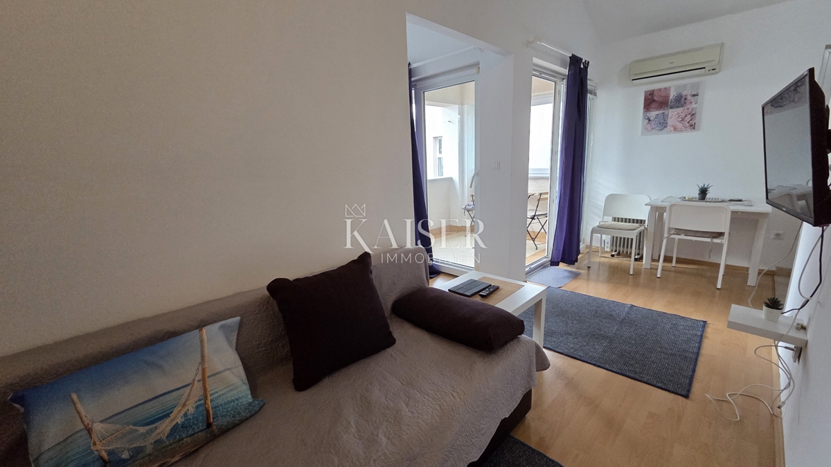 Novi Vinodolski - apartma, studio z ločeno sobo in pogledom na morje