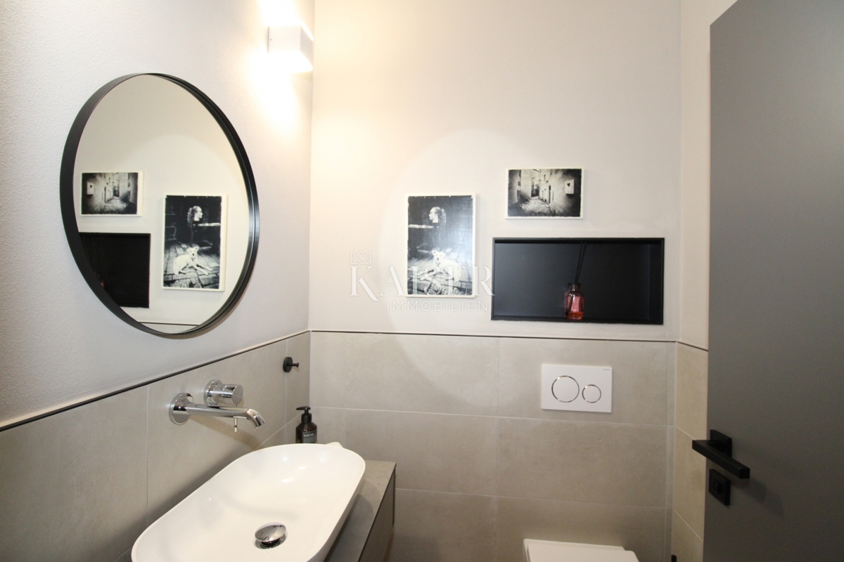 Istra - Poreč, luksuzna vila s pogledom na morje, bazenom in savno