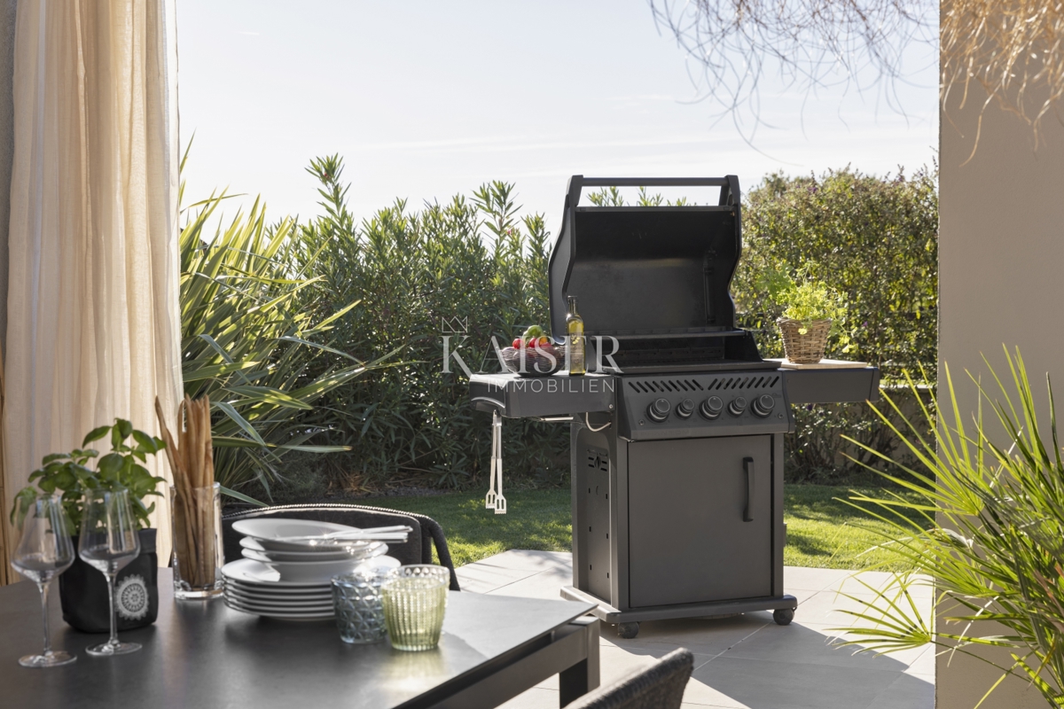 Istra - Poreč, luksuzna vila s pogledom na morje, bazenom in savno