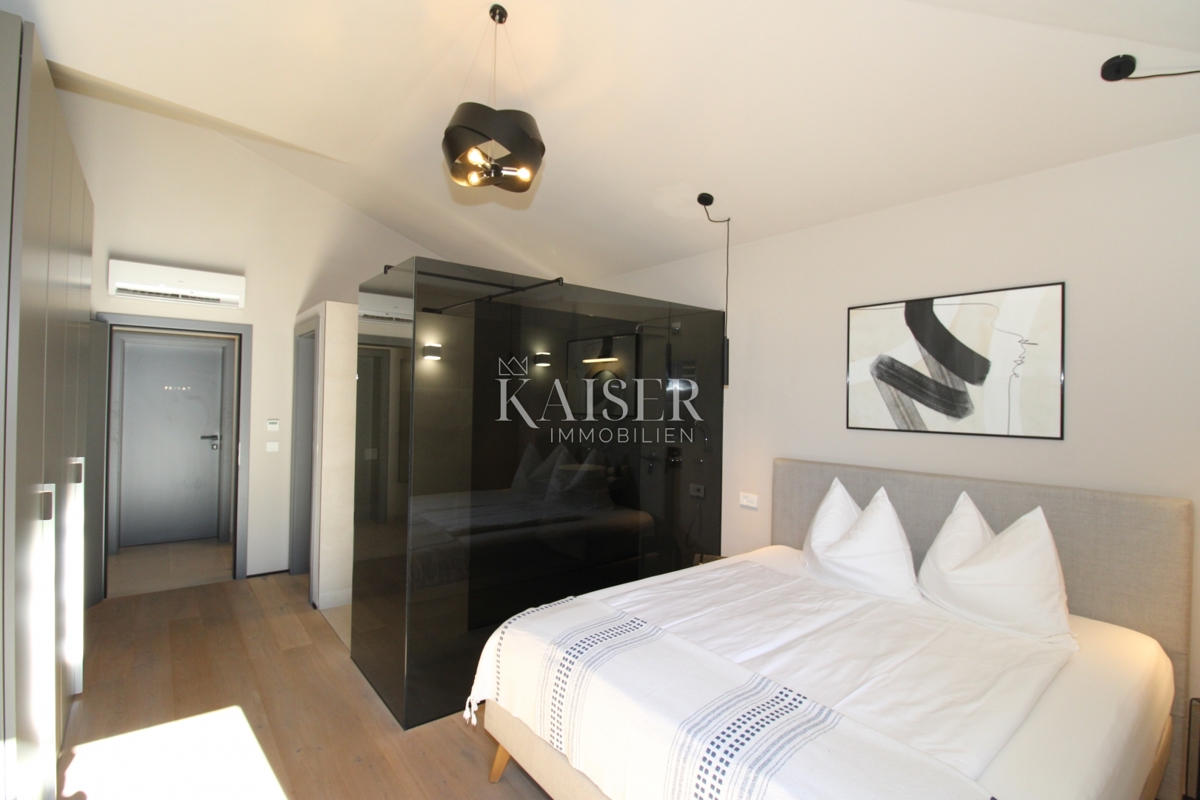 Istra - Poreč, luksuzna vila s pogledom na morje, bazenom in savno