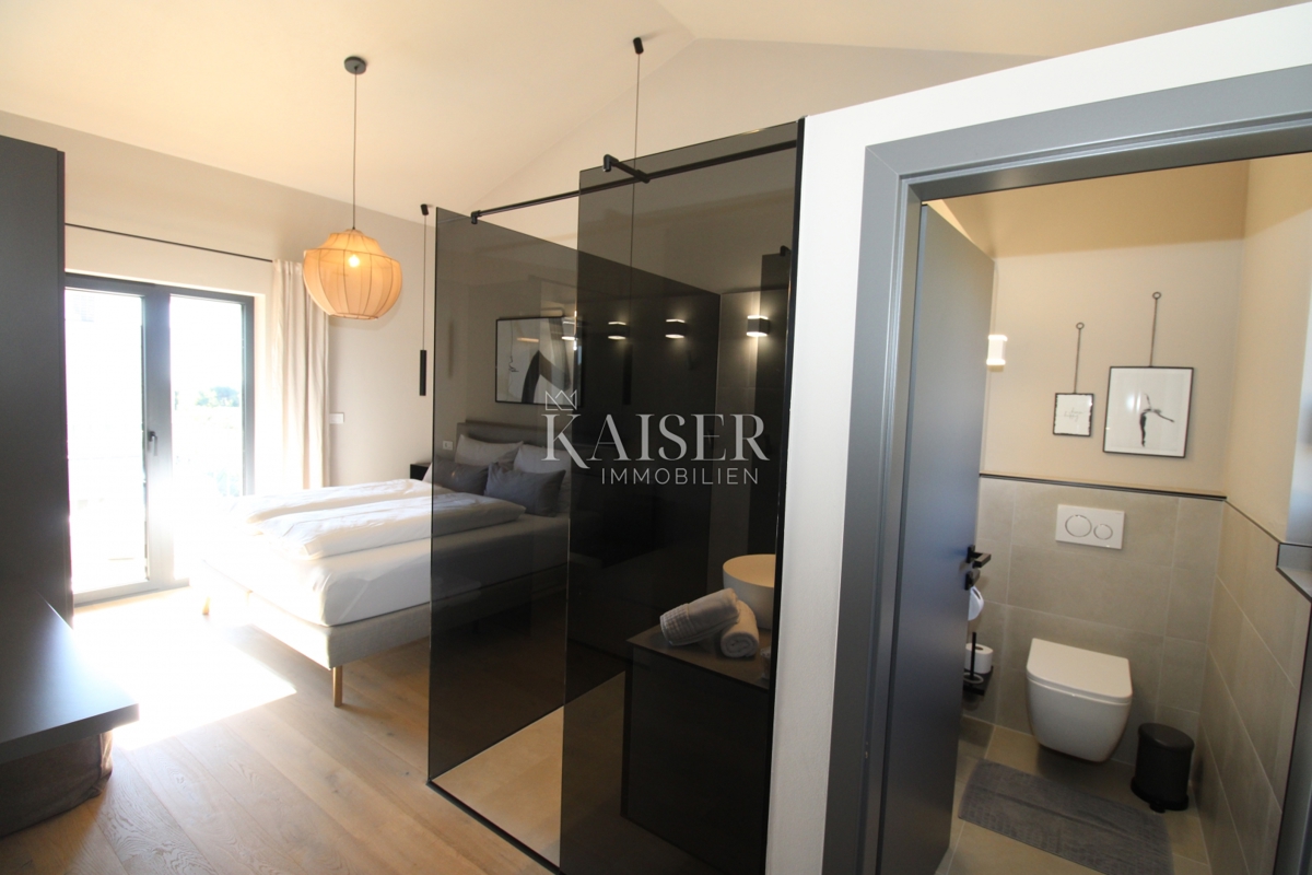 Istra - Poreč, luksuzna vila s pogledom na morje, bazenom in savno