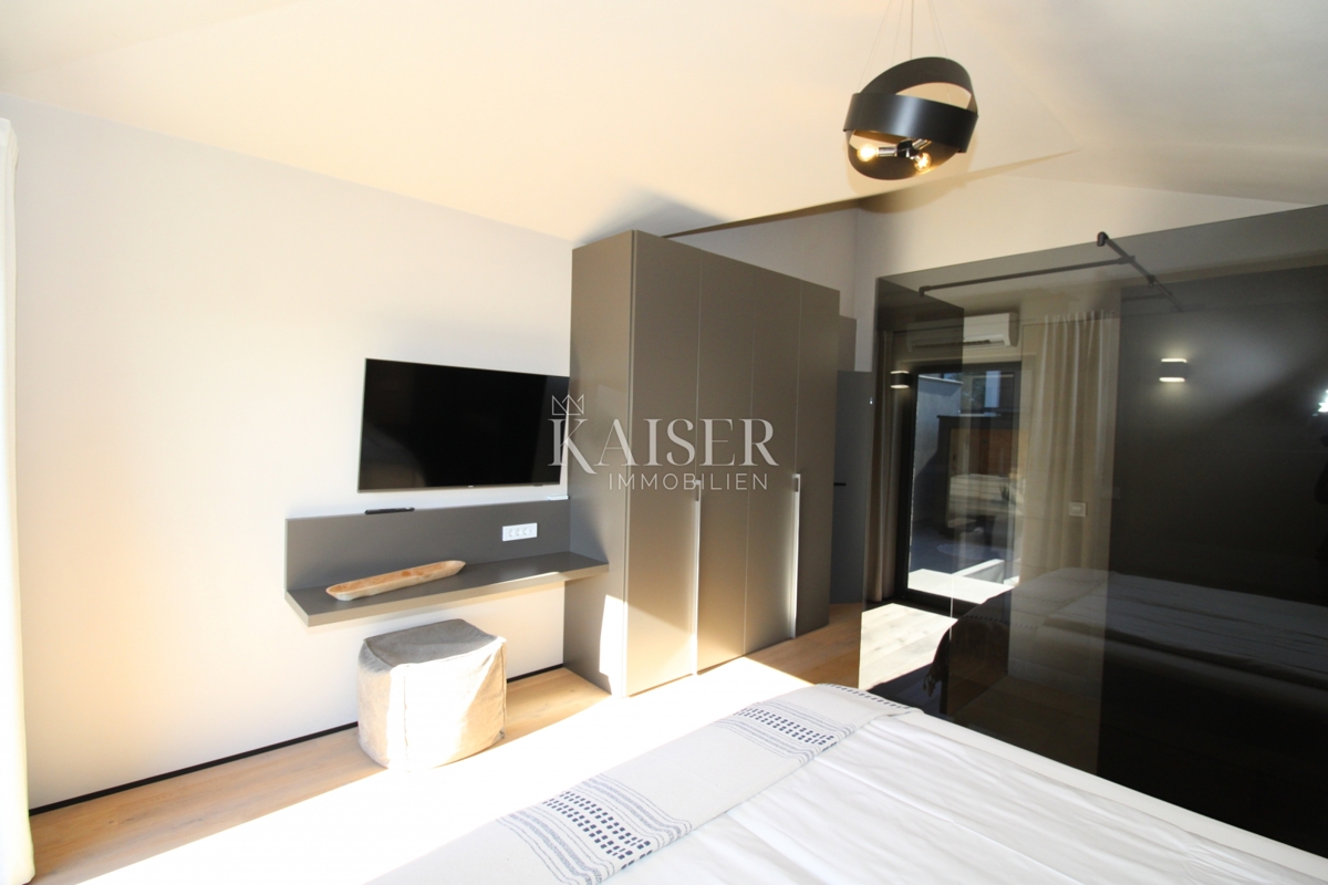 Istra - Poreč, luksuzna vila s pogledom na morje, bazenom in savno