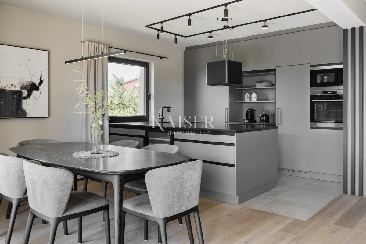 Istra - Poreč, luksuzna vila s pogledom na morje, bazenom in savno