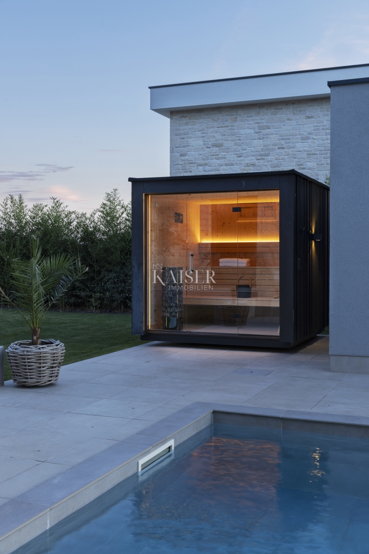 Istra - Poreč, luksuzna vila s pogledom na morje, bazenom in savno