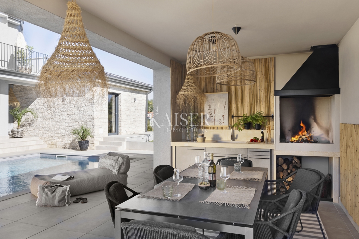 Istra - Poreč, luksuzna vila s pogledom na morje, bazenom in savno