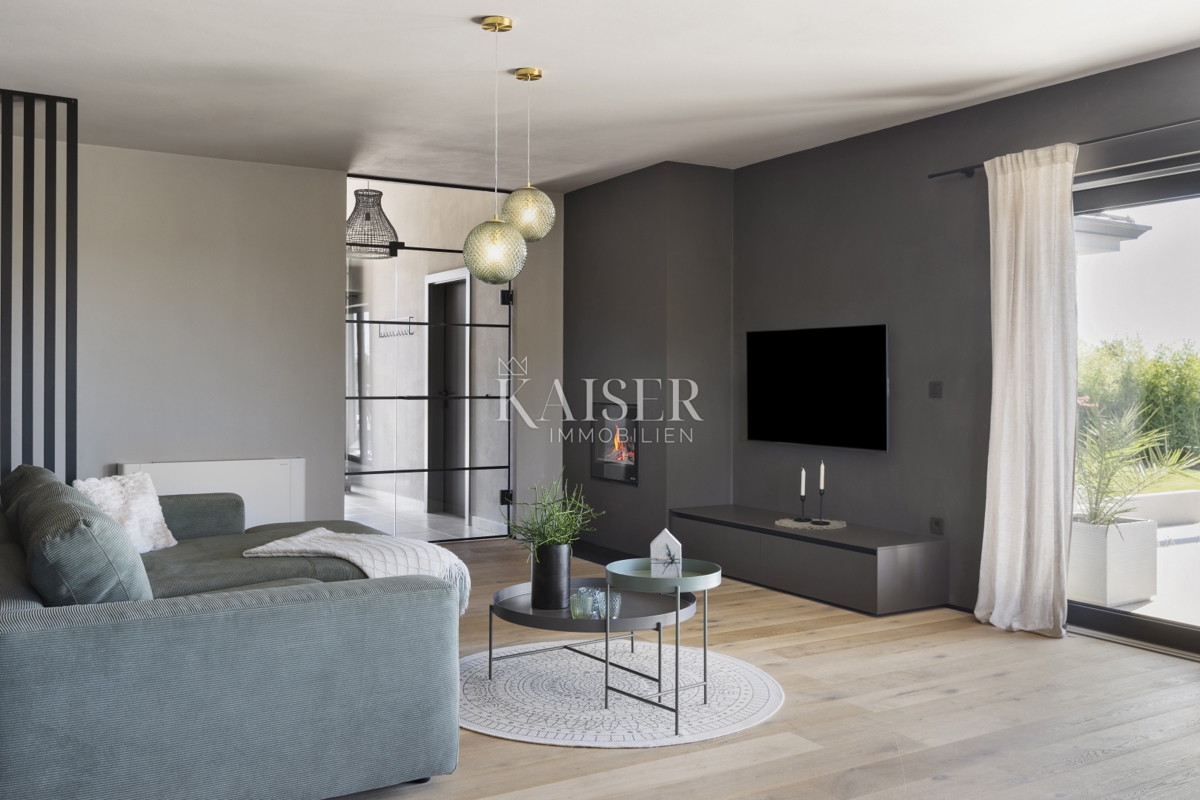 Istra - Poreč, luksuzna vila s pogledom na morje, bazenom in savno