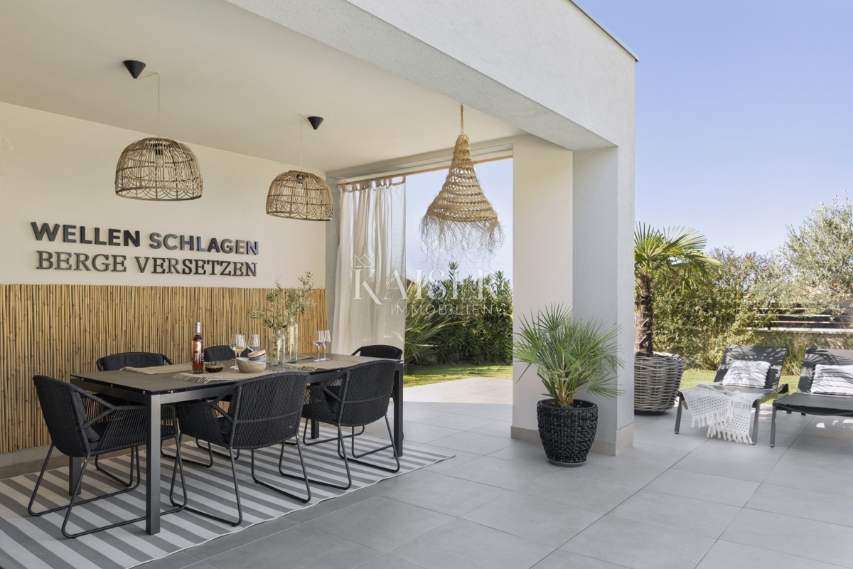 Istra - Poreč, luksuzna vila s pogledom na morje, bazenom in savno