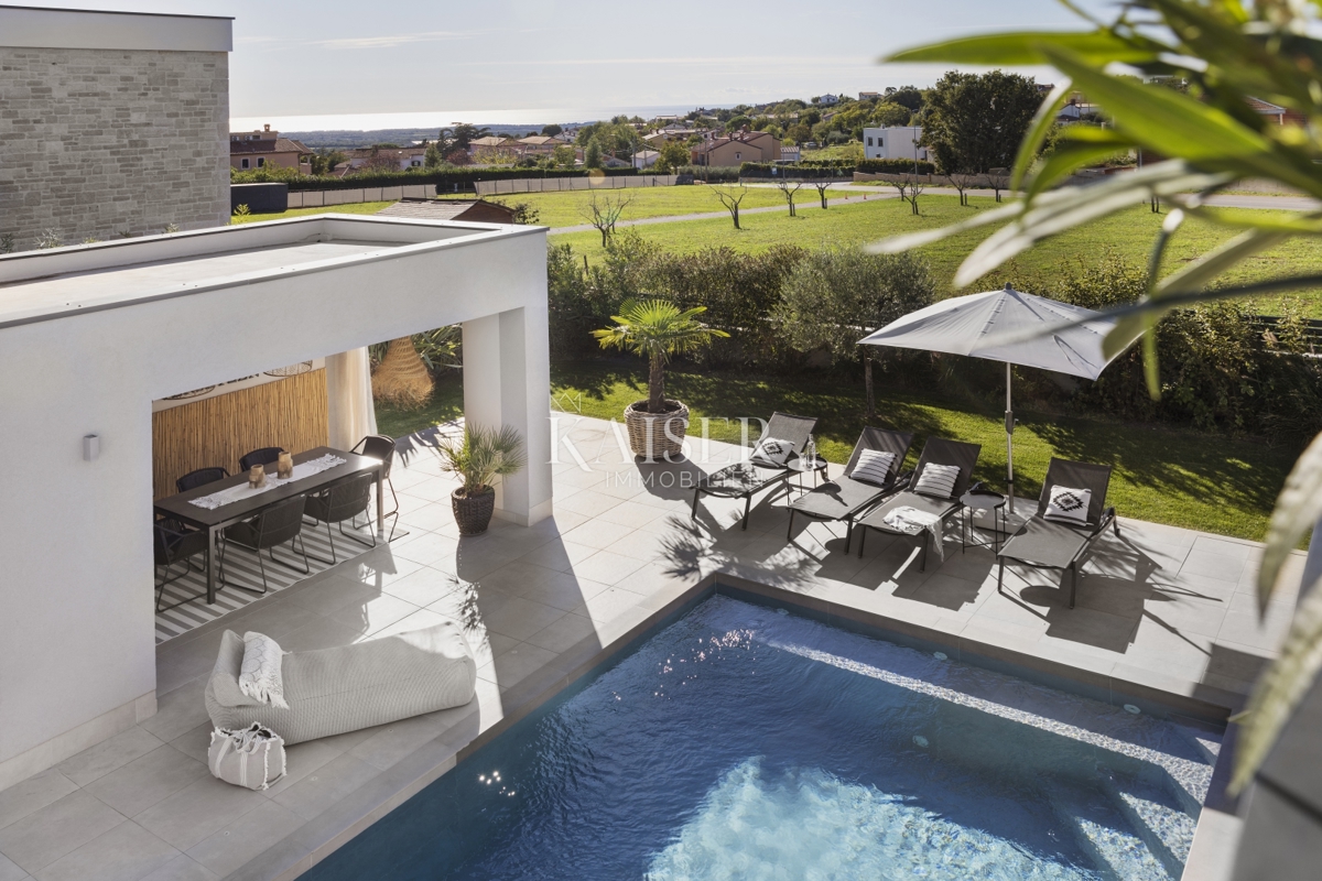 Istra - Poreč, luksuzna vila s pogledom na morje, bazenom in savno