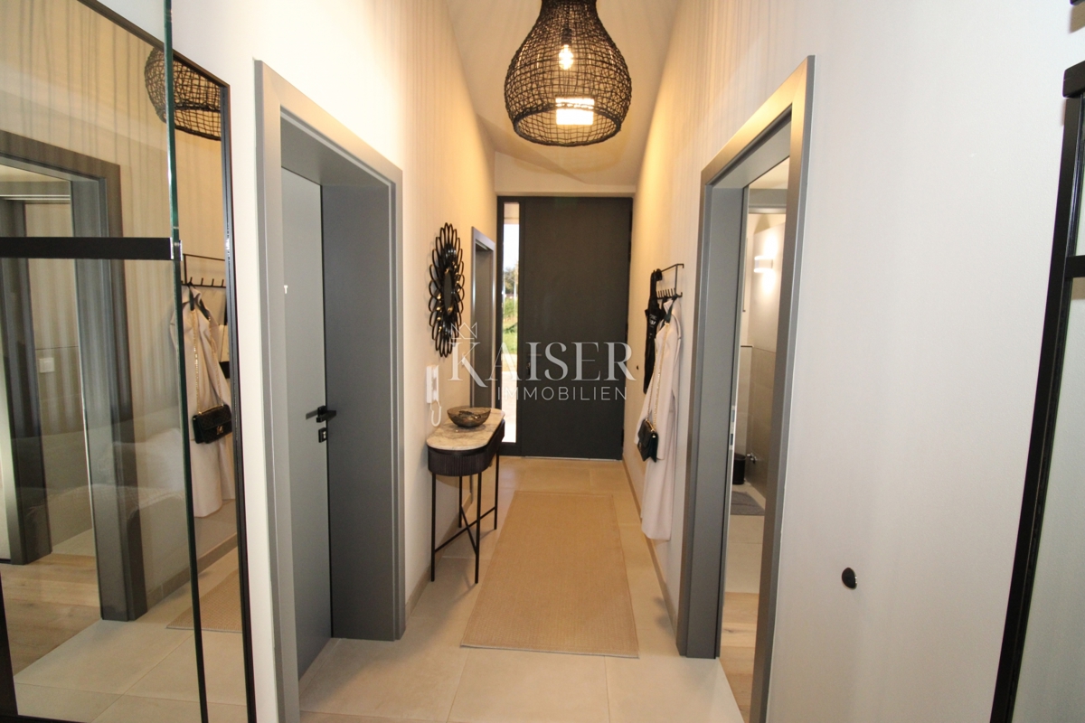 Istra - Poreč, luksuzna vila s pogledom na morje, bazenom in savno