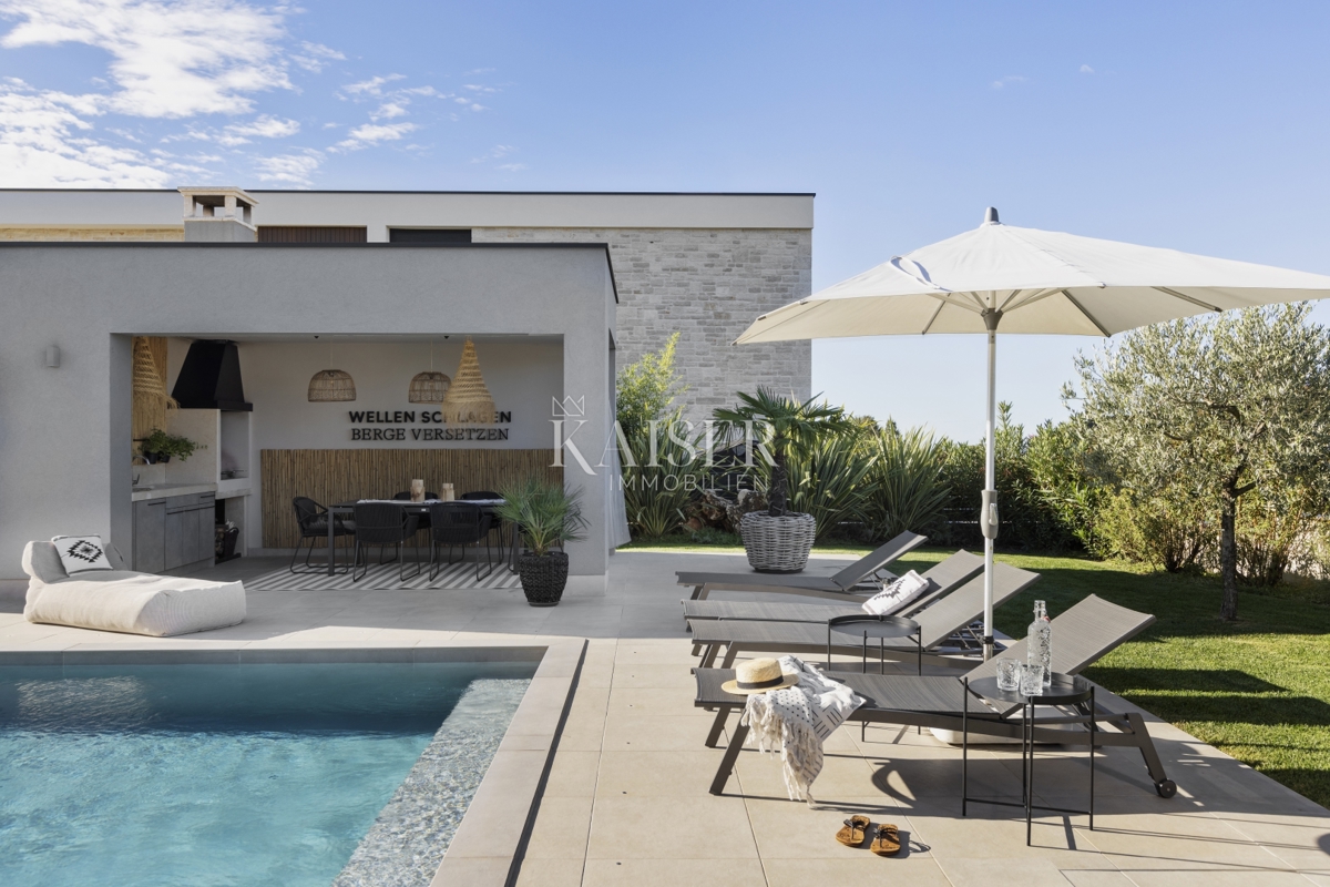 Istra - Poreč, luksuzna vila s pogledom na morje, bazenom in savno