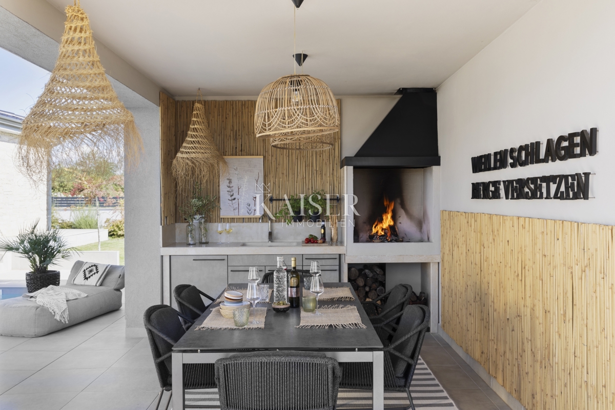 Istra - Poreč, luksuzna vila s pogledom na morje, bazenom in savno