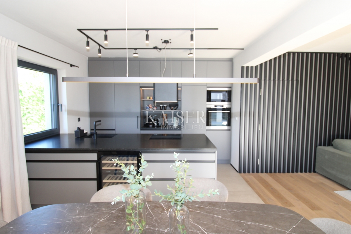 Istra - Poreč, luksuzna vila s pogledom na morje, bazenom in savno