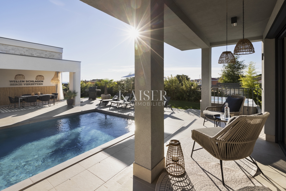 Istra - Poreč, luksuzna vila s pogledom na morje, bazenom in savno