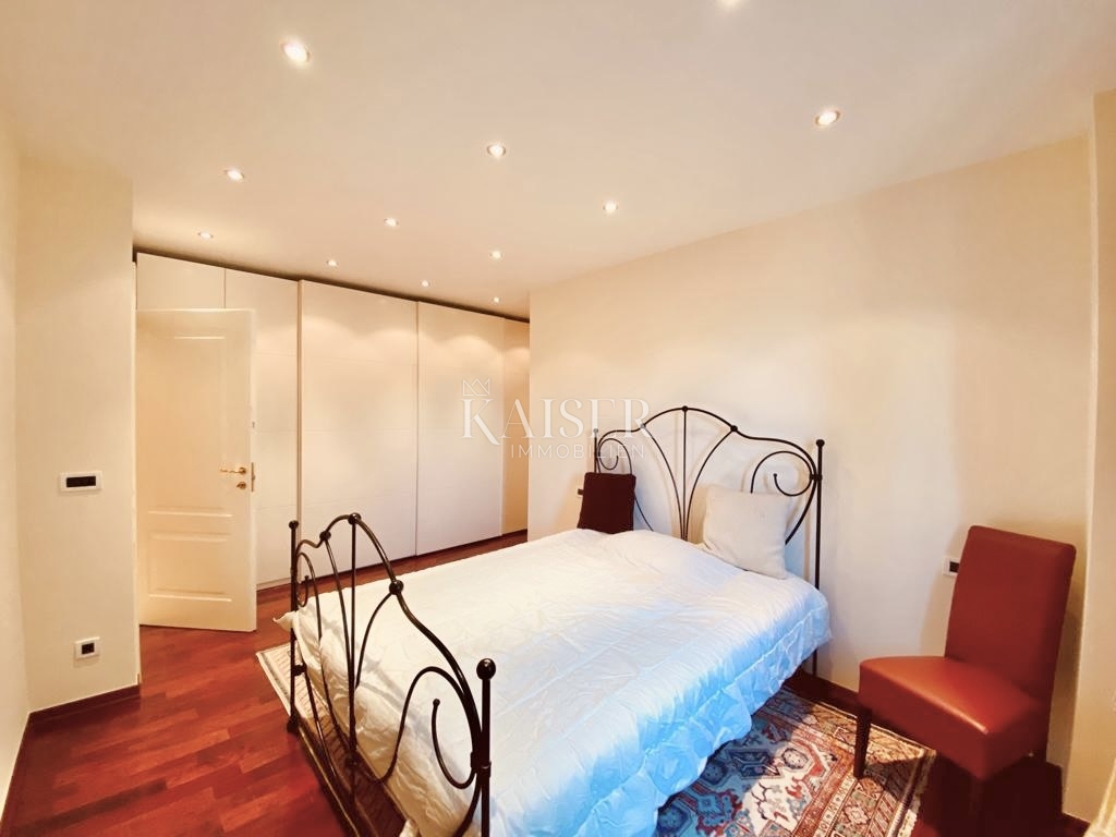 Opatija, Ičići – Nadstropje vile v beneškem slogu z veliko teraso in čudovitim pogledom na morje