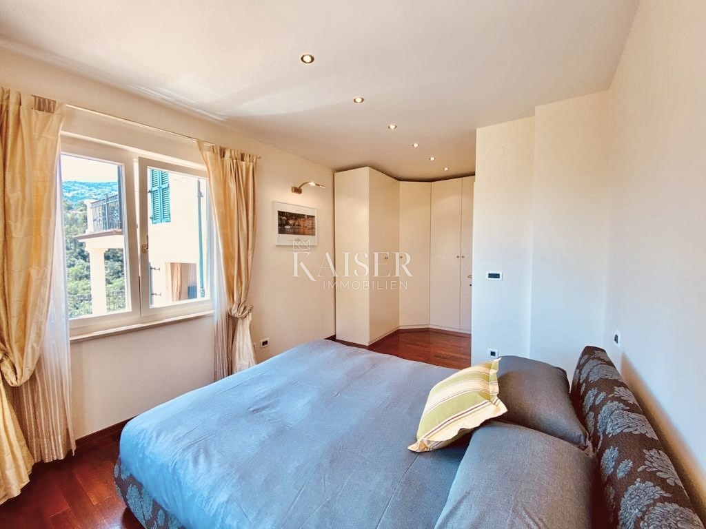 Opatija, Ičići – Nadstropje vile v beneškem slogu z veliko teraso in čudovitim pogledom na morje