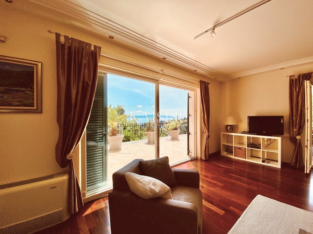 Opatija, Ičići – Nadstropje vile v beneškem slogu z veliko teraso in čudovitim pogledom na morje