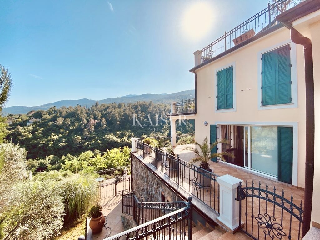 Opatija, Ičići – Nadstropje vile v beneškem slogu z veliko teraso in čudovitim pogledom na morje