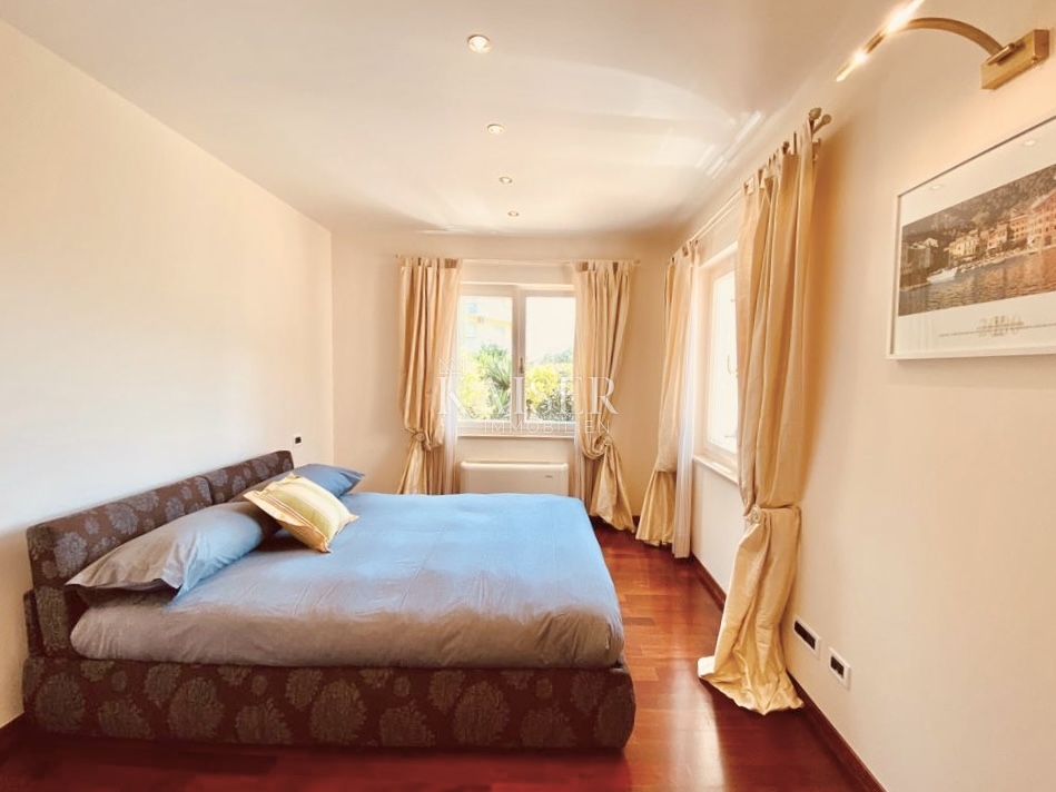 Opatija, Ičići – Nadstropje vile v beneškem slogu z veliko teraso in čudovitim pogledom na morje