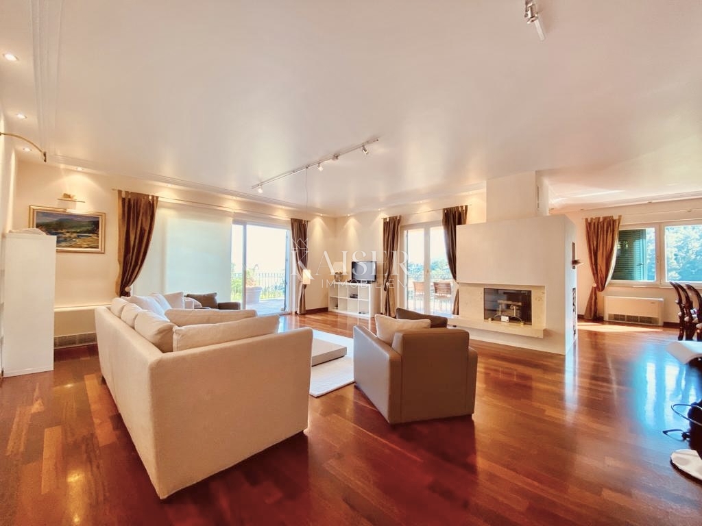 Opatija, Ičići – Nadstropje vile v beneškem slogu z veliko teraso in čudovitim pogledom na morje