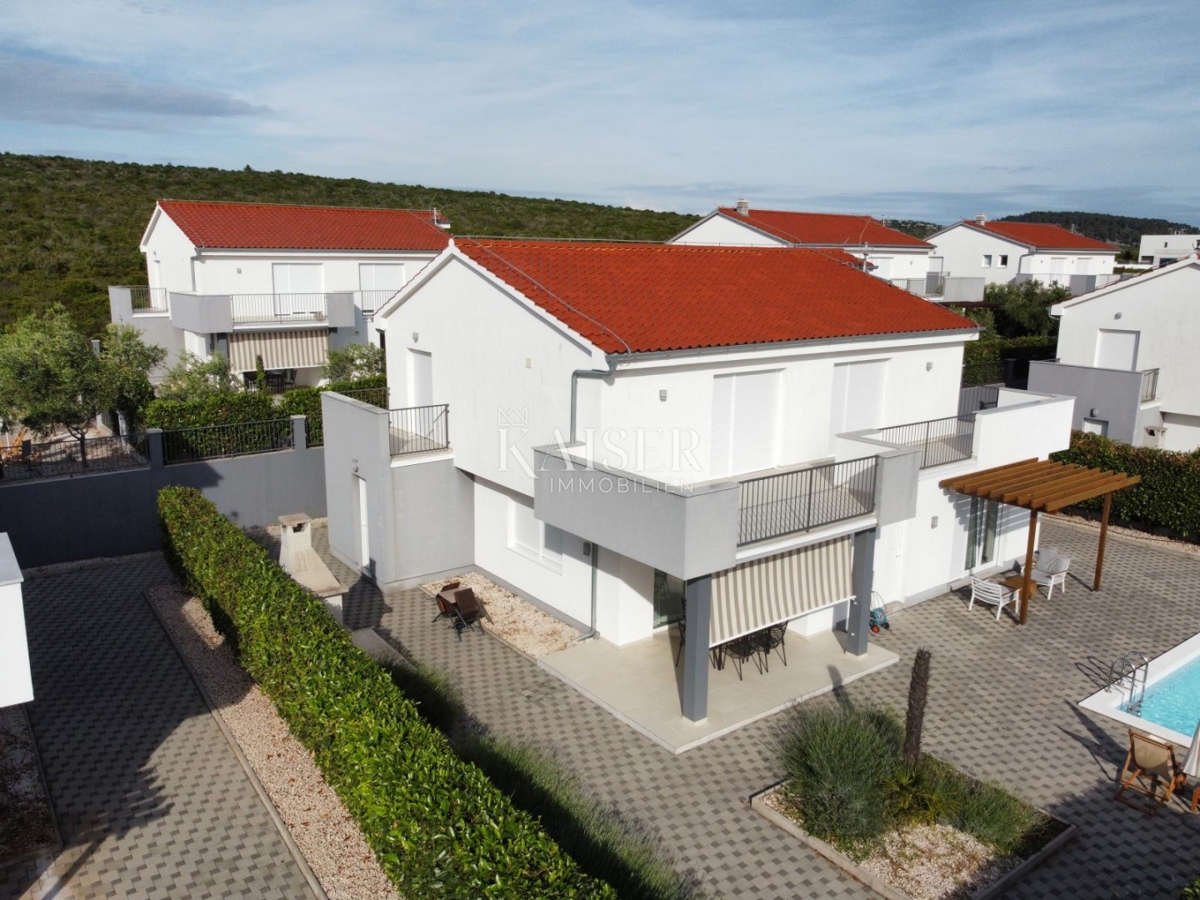 Hiša Debeljak, Sukošan, 1.630m2