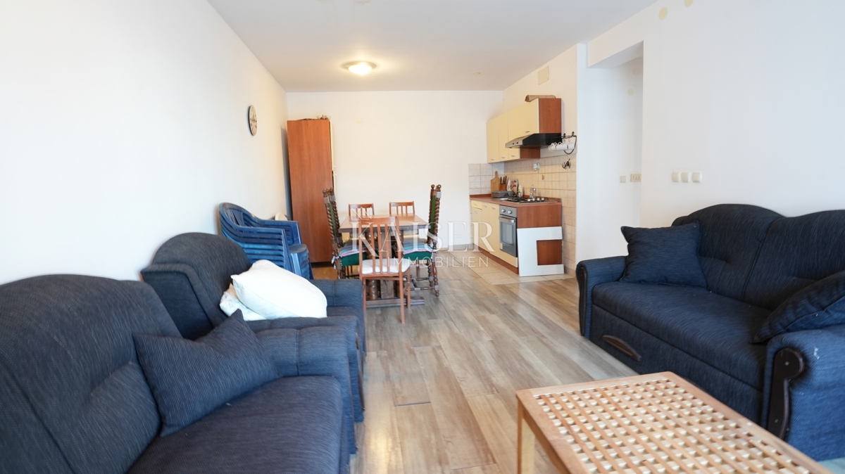 Šparadići, Šibenik - Apartmajska hiša s 5 enotami in potencialom, 100 m od morja