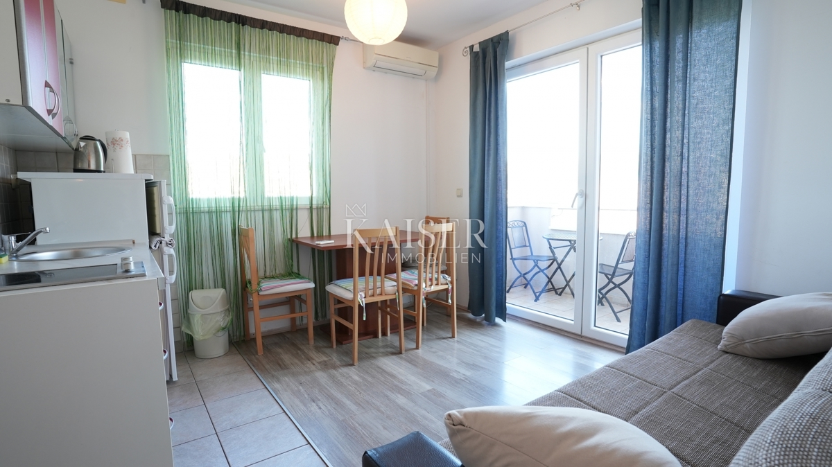 Šparadići, Šibenik - Apartmajska hiša s 5 enotami in potencialom, 100 m od morja