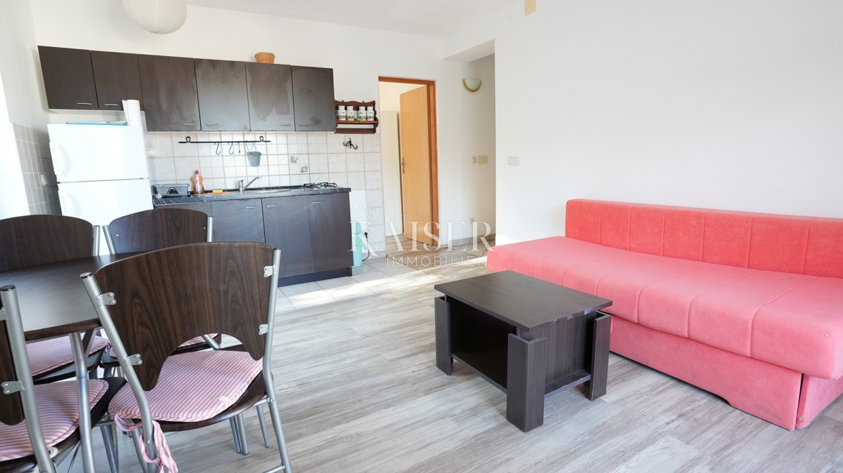 Šparadići, Šibenik - Apartmajska hiša s 5 enotami in potencialom, 100 m od morja