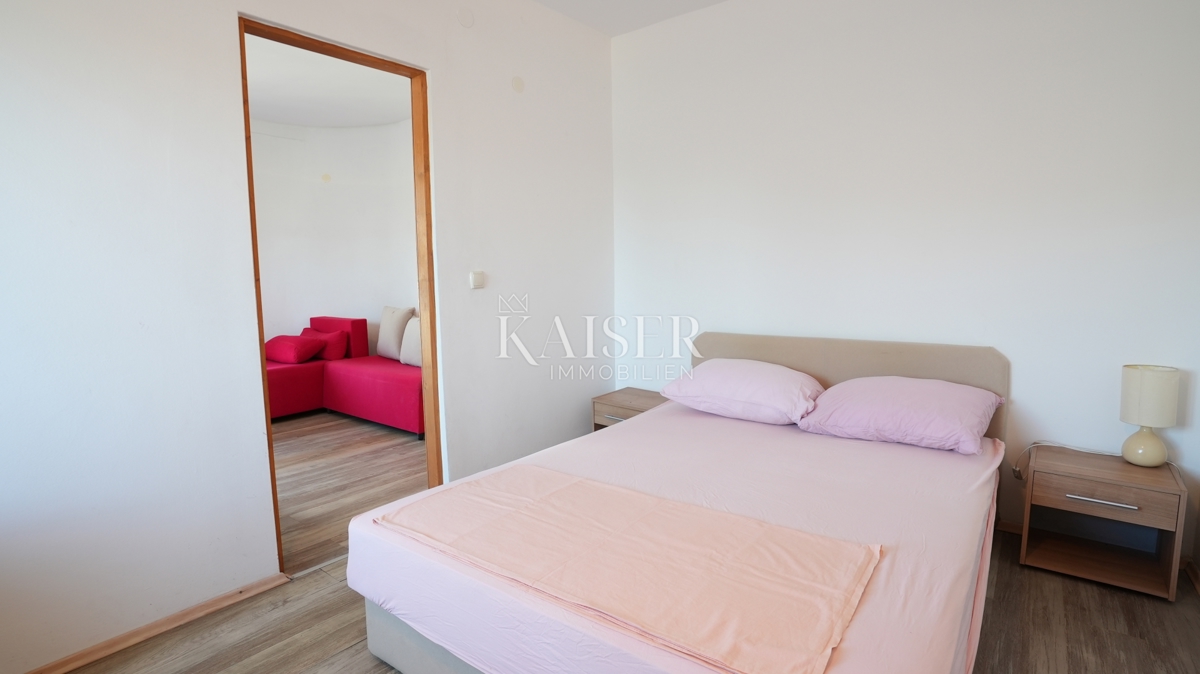 Šparadići, Šibenik - Apartmajska hiša s 5 enotami in potencialom, 100 m od morja